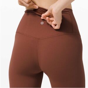 lululemon Unlimit HR Crop 23” *keyhole*